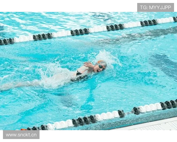 科学高效的游泳训练方法与技巧提升方案助你快速突破泳技瓶颈 科学高效的游泳训练方法与技巧提升方案助你快速突破泳技瓶颈