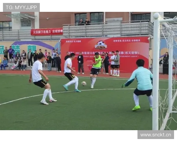 燃情绿茵瞬间记录赛场精彩展现足球激情与技术魅力 燃情绿茵瞬间记录赛场精彩展现足球激情与技术魅力